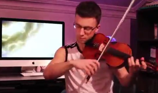 外国小哥演奏小提琴：七龙珠主题曲