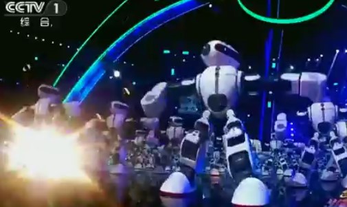 众多机器人集体表演嗨翻全场，演奏打拳样样精通，酷毙了！